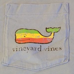 vineyard vines pocket tee M. whale logo